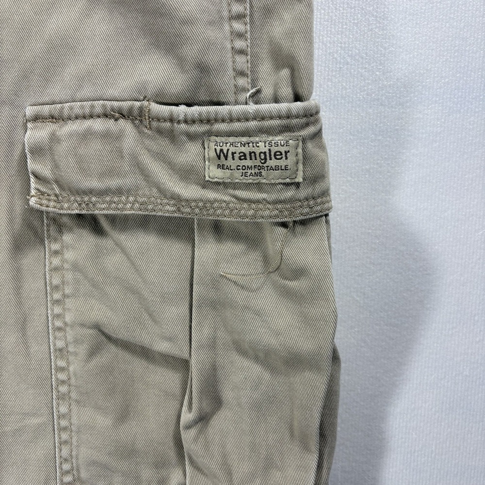 Wrangler Men's Relaxed Fit Khaki Cargo Pants Utility Workwear Cotton Beige Adult - Picture 4 of 6